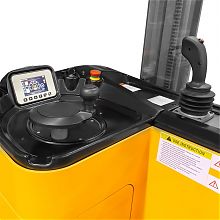 Штабелер самоходный с кабиной CDD15C (1500 кг; 6,5 м; li-ion 25,6В / 300Ач, PV, EPS) SMARTLIFT